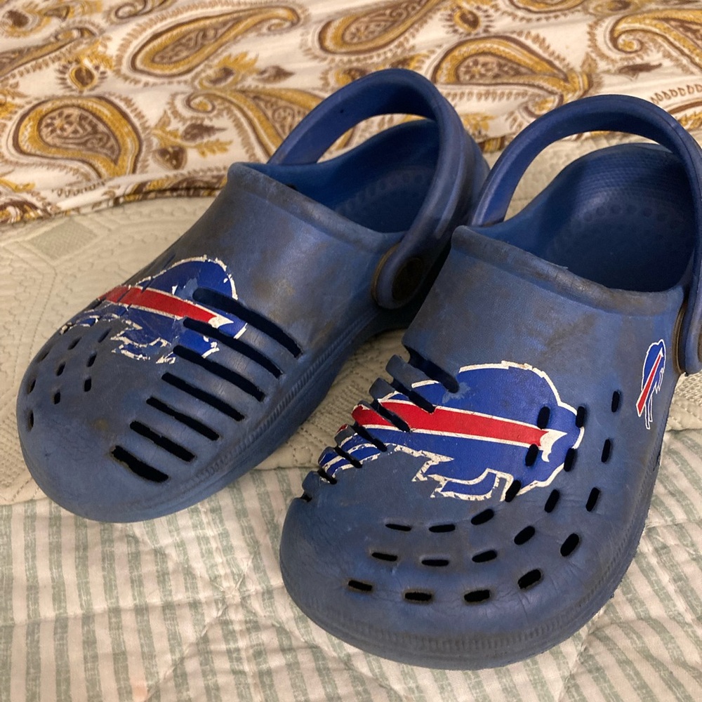 Buffalo Bills FOCO Big Logo Clog With Strap Kids S (11-12)